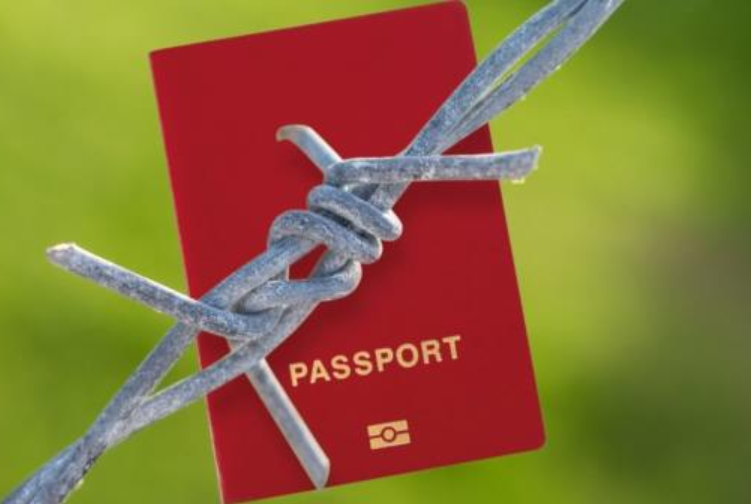 一名外国足球运动员承认使用假护照在马耳他境外旅行