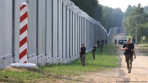 The border wall between Poland and Belarus | Photo: Michal Dyjuk / picture-alliance