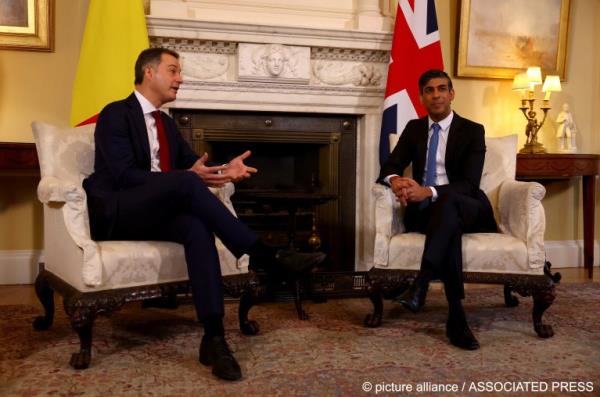 英国和比利时领导人会晤讨论非法移民问题
