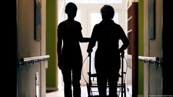 Germany and the UK are reportedly among the most aggressive recruiters of nurses in the Philippines | Photo: picture-alliance/dpa/O. Berg