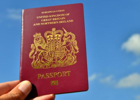 计划赴欧盟旅游的英国人需核实护照有效性.png
