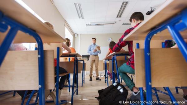 From file: Not so many students from South Asia have applied for student visas in Romania, but nevertheless, the demand for student visas slightly increased in 2023 | Photo: Lev Dolgachov / picture alliance / Zoonar