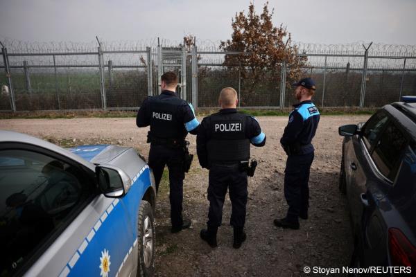 A report written by a Fro<em></em>ntex officer alleges that Fro<em></em>ntex staff are kept away from some of the worst pushbacks allegedly carried out by Bulgarian border guards | Photo: Stoyan Nenov / Reuters