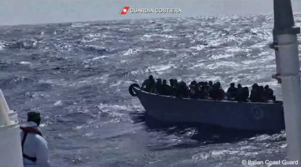 意大利:地中海中部的救援、下船和死亡人数