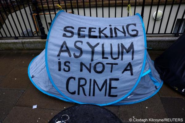 爱尔兰将在5月底前将寻求庇护者送回英国