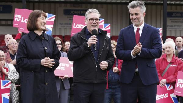 英国保守党(Conservatives)在地方选举中遭遇历史性惨败,而工党(Labour)正一步步接近掌权