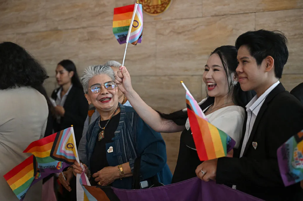 泰国参议院以压倒性多数通过婚姻平等合法化里程碑法案