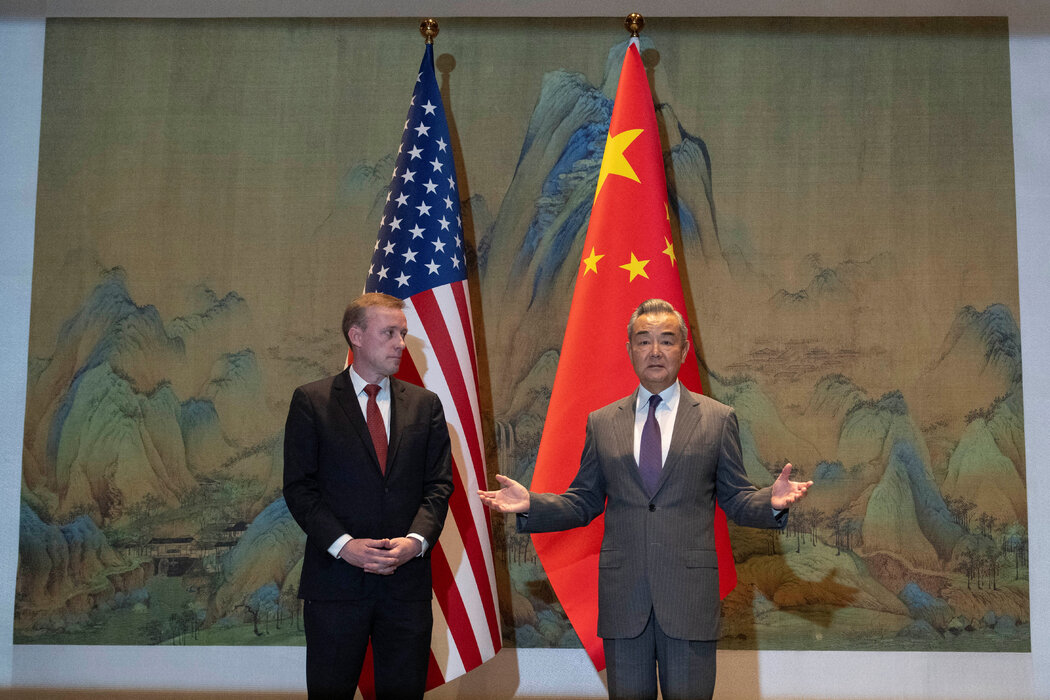 白宫国家安全顾问杰克·沙利文今年8月在北京与中国最高外交官王毅举行会晤。