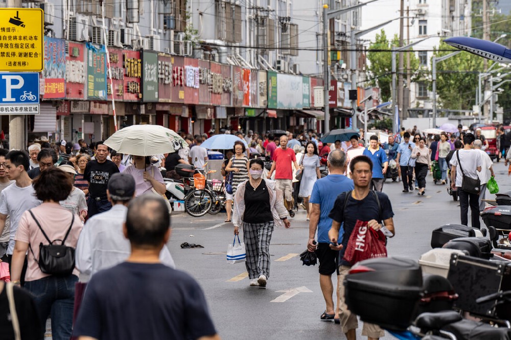中国公布10万亿元刺激计划，为地方政府纾困