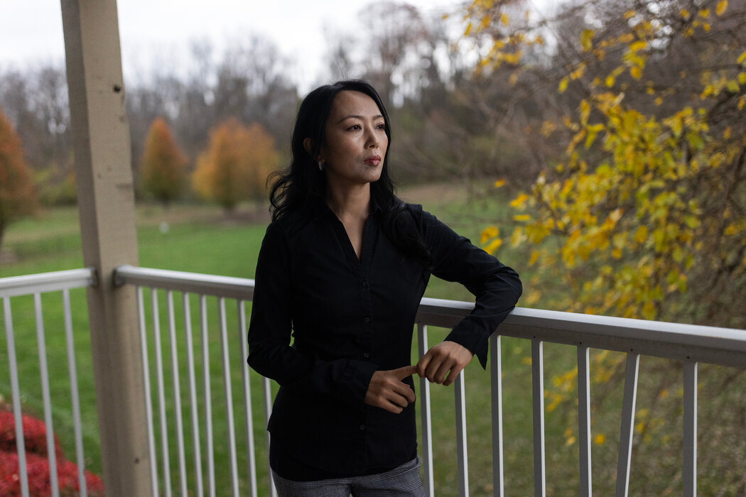 前法轮功修炼者高晓敏表示，追随者受到李洪志教义的影响，慷慨地为该运动捐款。
