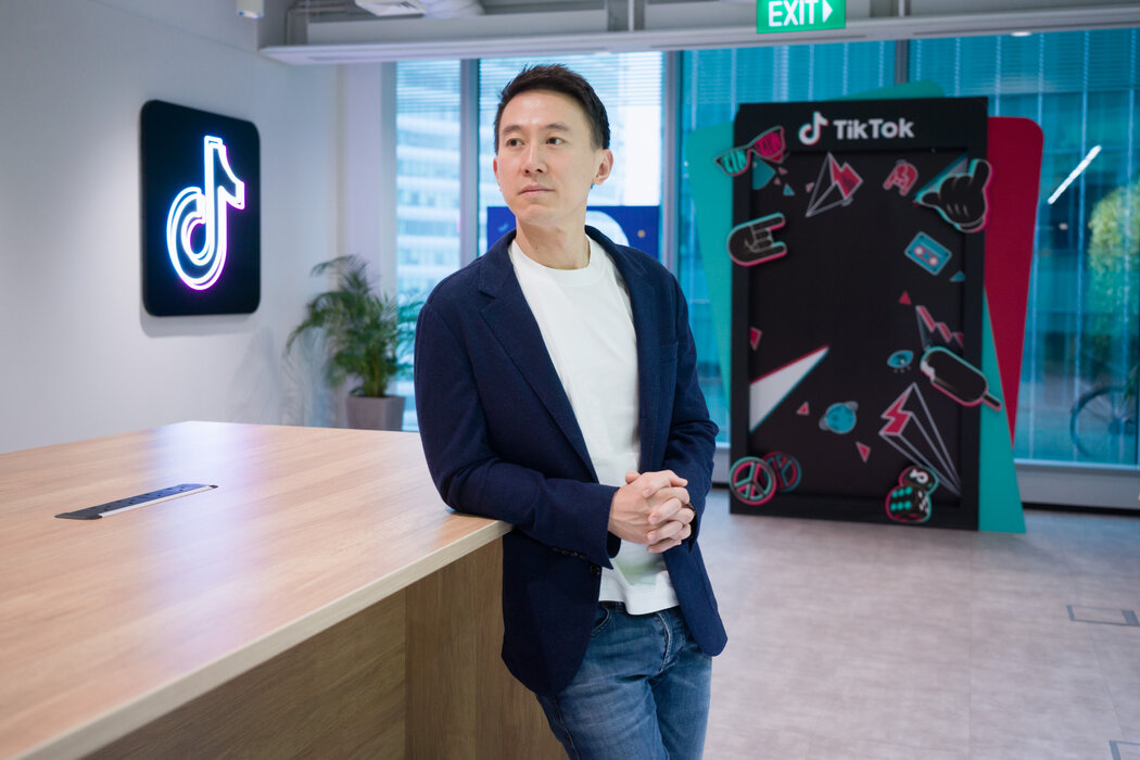 TikTok首席执行官周受资在新加坡。2023年3月，他就该应用的安全性和与中国的关系在国会作证。